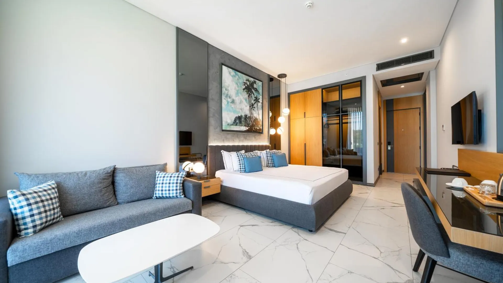 The Norm Collection Door'A Bodrum Torba