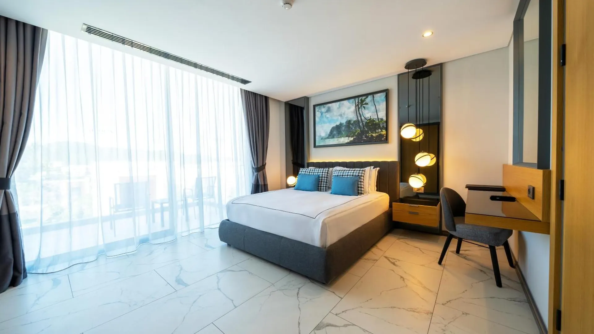 The Norm Collection Door'A Bodrum Torba 5*,