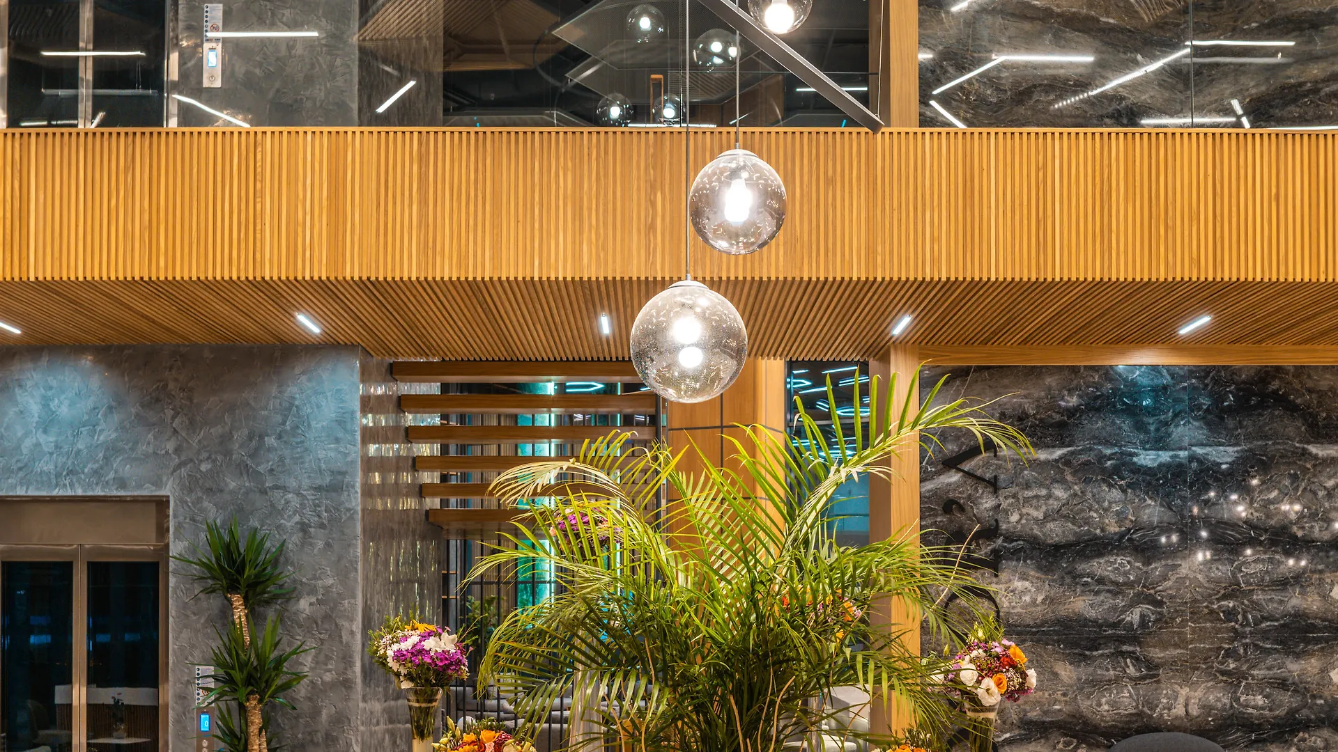 The Norm Collection Door'A Bodrum Torba 5*,